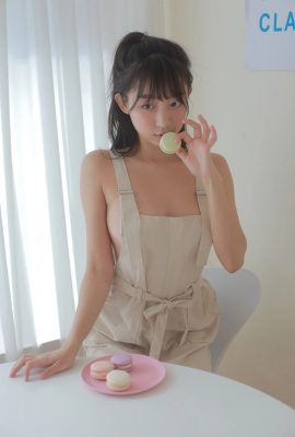 [Eunji Pyo ] 甜美臉蛋有著魔鬼般的身材 讓人想入非非 (36 Photos)