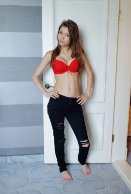 Don’t forget to show off your good figure when listening to music, Mila Azul (125 Photos)