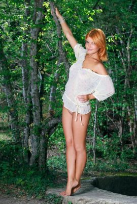 The girl went out to play in the countryside without wearing underwear! Violla A (123 Photos)