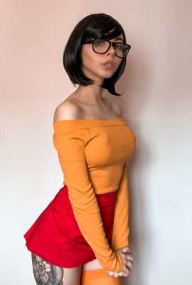 Amanda Welp – Velma
