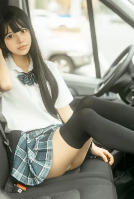 rua阮阮 房車JK (41 Photos)