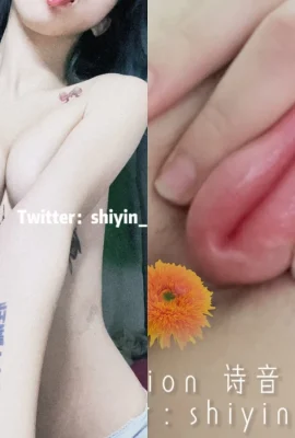 罕見網紅女大生暗黑寫真 粉嫩無毛超清純稚嫩感爆棚 ! (11 Photos)