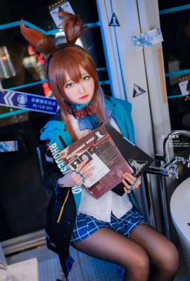 COS妹子Arty亞緹 – 黑絲兔女郎 (22 Photos)