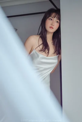 [Hendoong ] 精緻臉蛋嫩到發甜 身材曲線也好迷人 (39 Photos)