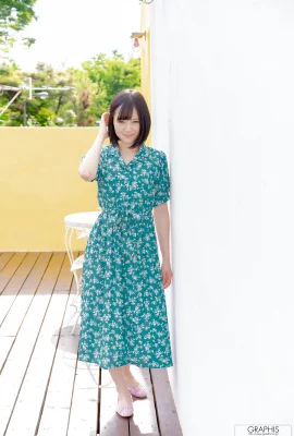 涼森れむ 『 First Gravure 』vol.3 (30 Photos)