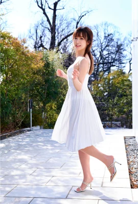 [YAMI ヤミ] 白皙纖細美腿 腰身性感迷人 (27 Photos)