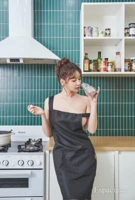 [K.D.L ] 氣質外型加上白嫩膚質特別誘人 (45 Photos)