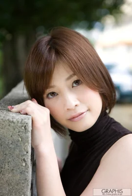 [奧田咲] 熟女魅力無窮 惹火肉體讓人招架不住 (31 Photos)