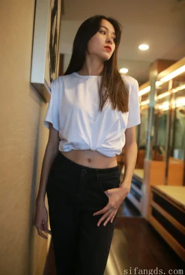 國模娜莎大尺度人體私拍套圖(二) (87 Photos)