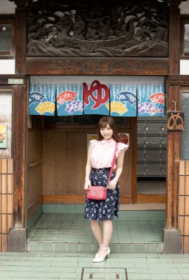 [冨安れおな] 美乳霸氣現形 這角度有夠火辣 (31 Photos)