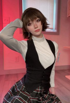 Celebi cosplay – Makoto