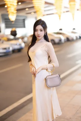王馨瑤 – 白色絲襪 (120 Photos)