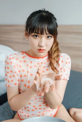 [Hendoong ] 撫媚神情加上嫩白肉體 擄獲您的芳心 (29 Photos)