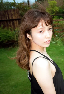 [菊地美香] 飽滿美乳視角太火辣 無法抗拒誘惑 (25 Photos)