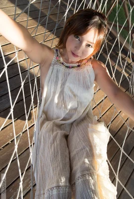 [美波ねい] 完美身材令人有遐想 犯規程度破表 (22 Photos)